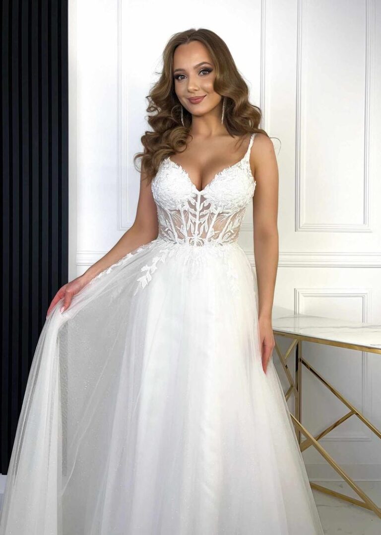 Twój wymarzony projekt: jak uszyć sukienkę ślubną krok po kroku