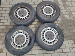 Optymalny rozmiar opon do Mercedesa Sprintera – co warto wiedzieć?