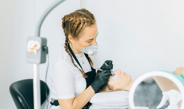 Laserowe usuwanie blizn i żylaków – co warto wiedzieć w 2026 roku?