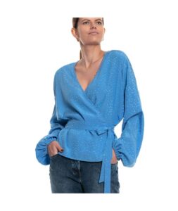 Przewodnik krok po kroku: jak uszyć bluzkę kopertową z łatwością