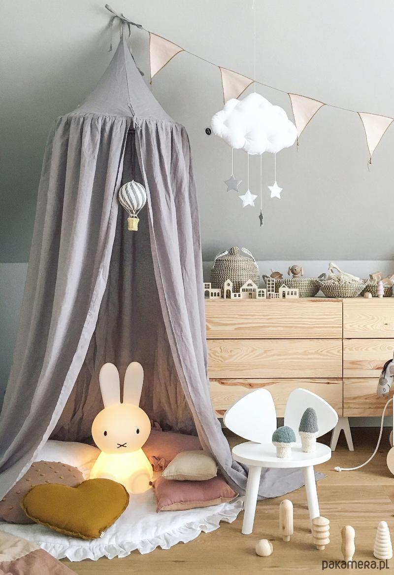 Jak uszyć baldachim do łóżeczka