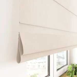 Jak samodzielnie uszyć rolety rzymskie na karnisz – krok po kroku