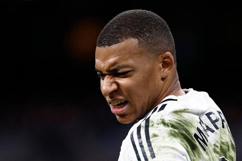 Jaki rozmiar buta nosi Mbappé? Oto odpowiedź, która zaskoczy fanów!