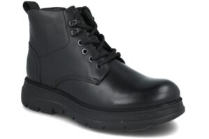 Jakie buty do dżinsów męskich wybrać, by wyglądać modnie?