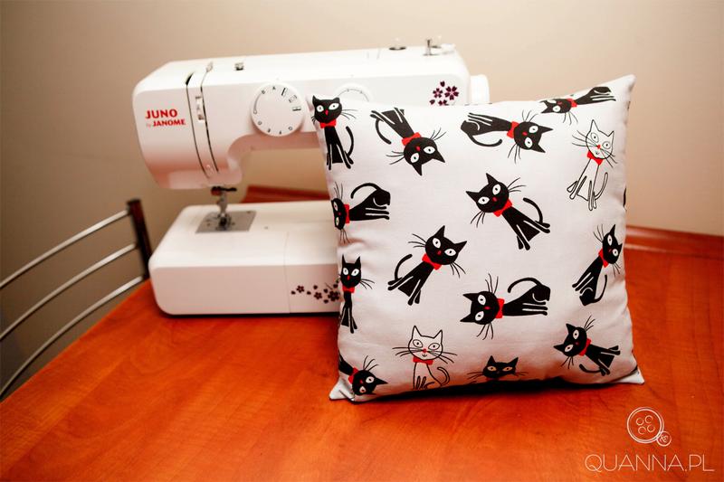 Zanurz się w szyciu: jak efektownie uszyć poduszkę z lamówką krok po kroku