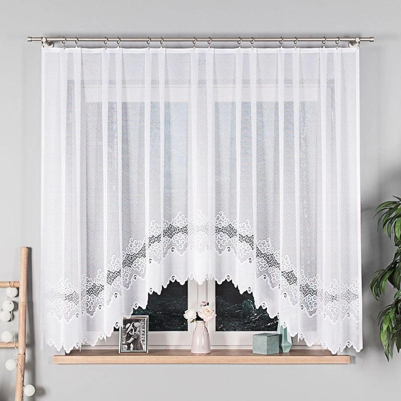 Szycie firanki na taśmie