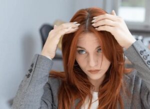 Sposoby na ukrycie odrostów bez farbowania – odkryj skuteczne metody!