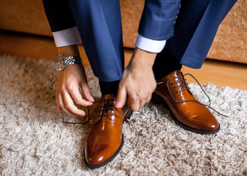 Stylowe i wygodne: jakie buty dla chłopca na wesele wybrać?