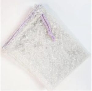 Twój nowy projekt DIY: jak uszyć stylowy woreczek z firanki