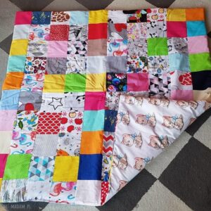 Twórcze kroki do wyjątkowej kołdry patchworkowej – jak uszyć ją samodzielnie?