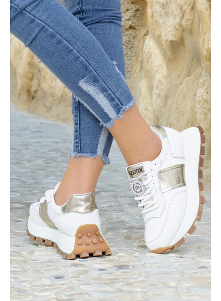 Stylowe buty na wf dla dziewczyn