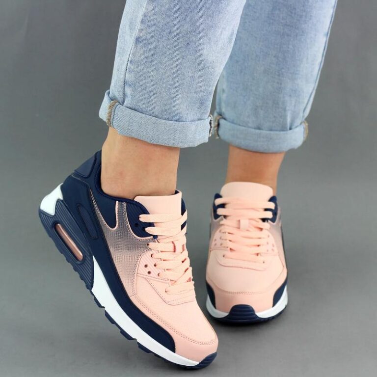 Jakie buty wybrać do brzoskwiniowej sukienki, aby zachwycić?