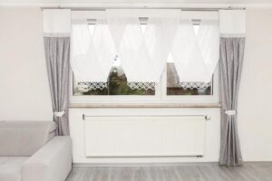 Odkryj, jak idealnie dobrać rozmiar firany do okna i ciesz się pięknym wystrojem wnętrza